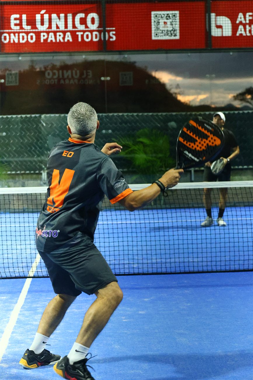 Acción en la cancha — AHP
